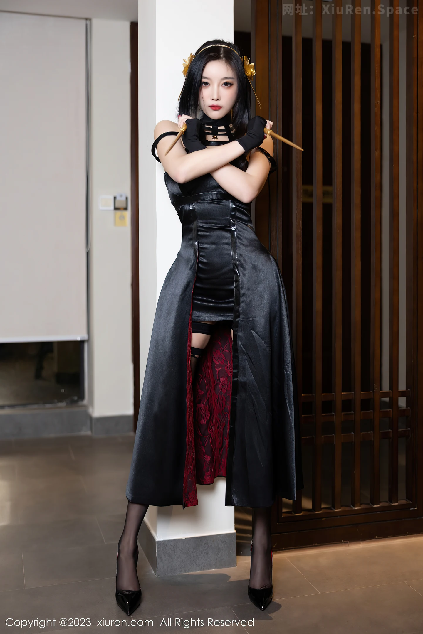 图片[5]-[Xiuren秀人网]2023.01.09 VOL.6104 程程程- 黑色情趣渔网袜与灰色比基尼泳装性感私房写真集-秀人网官方网站